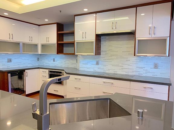 4th image of 1457 Bellevue Ave APT 1