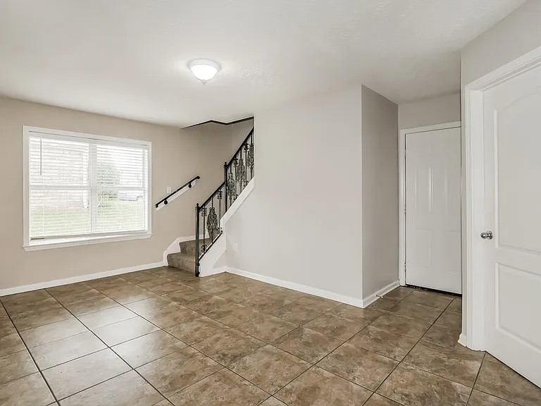 6181 Braybourne Main — Photo 7