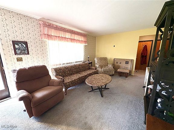 5th image of 1983 E 37th St