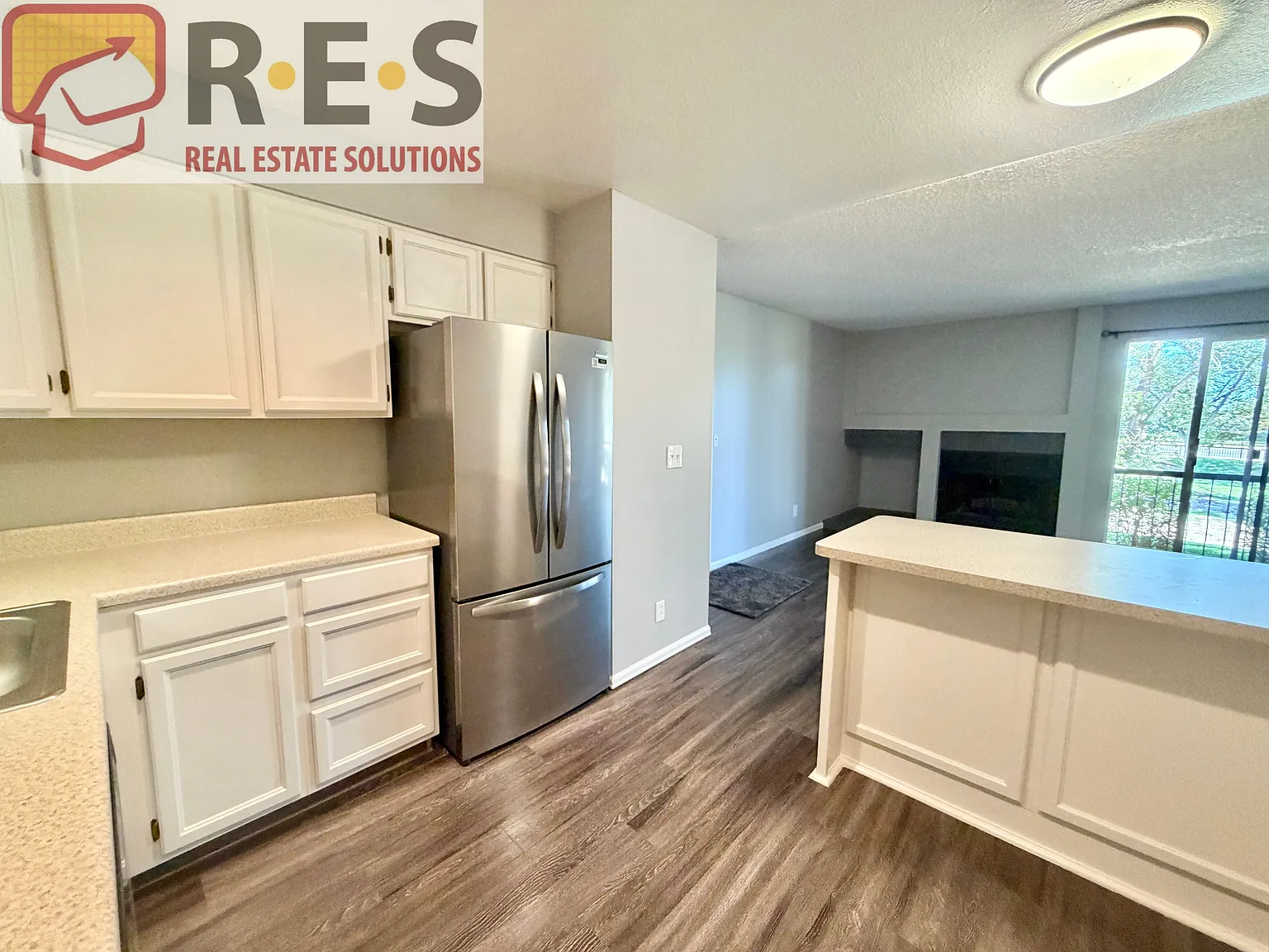 2 bed, 870 sqft, $1,595 — Photo 4