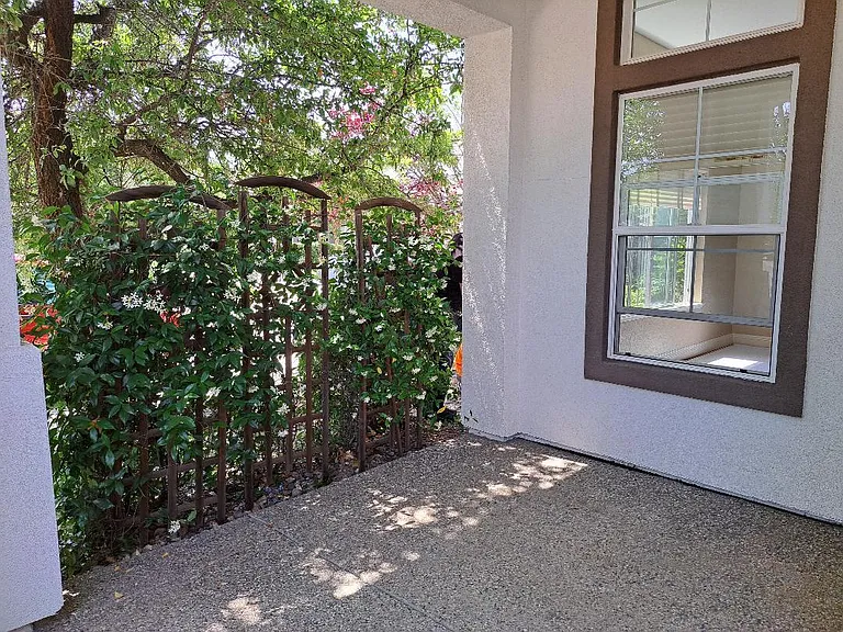Front porch sitting area
