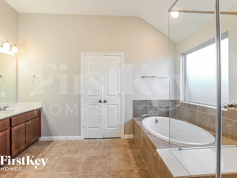 31206 Harmony Falls Ct — Photo 9