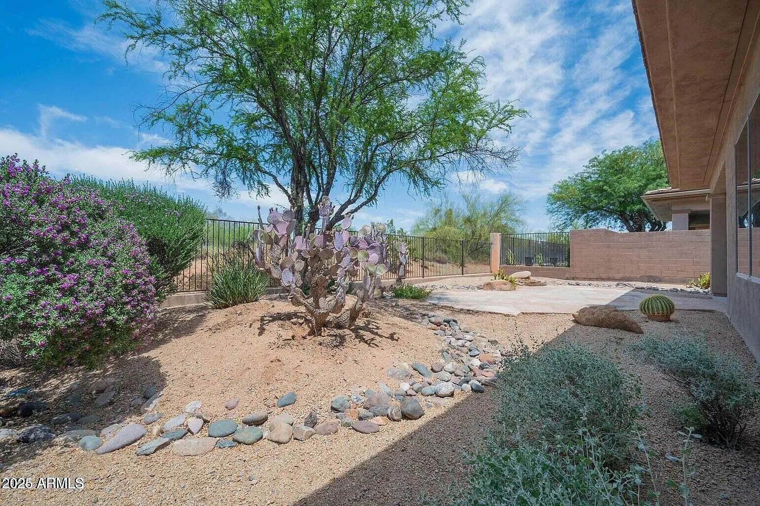 3 bed, 3.0 bath, 1863 sqft, $3,600 — Photo 2