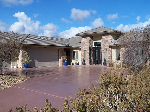 2nd image of 1067 E Silver Falls Dr