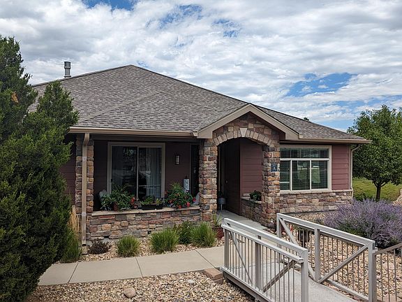 End unit is quiet and private