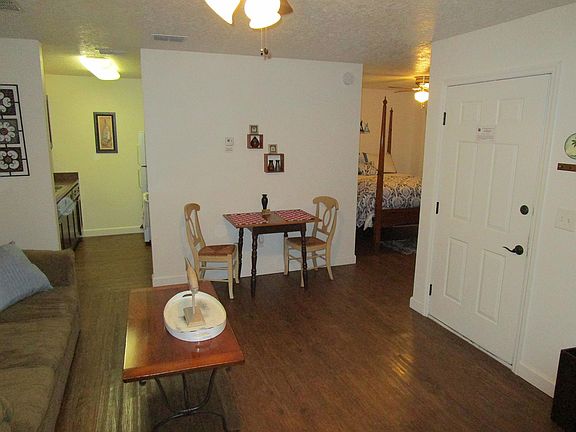 3rd image of 35 NE 4th St #39