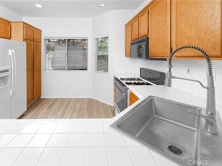 12948 Avenida Empresa — Photo 10