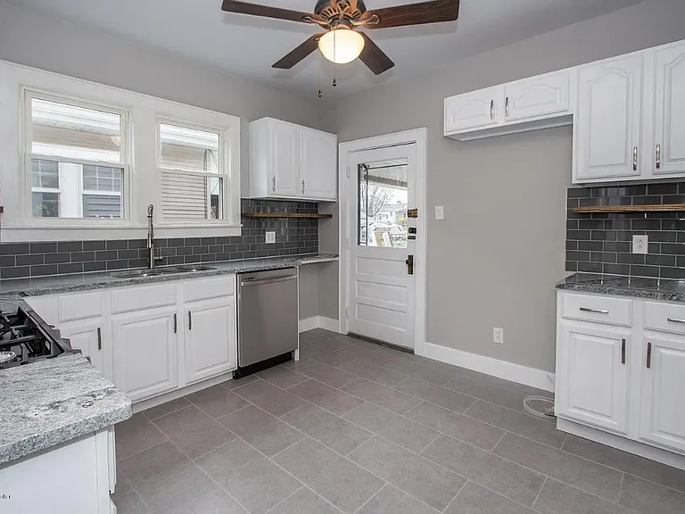 603 E Barbee Ave — Photo 4