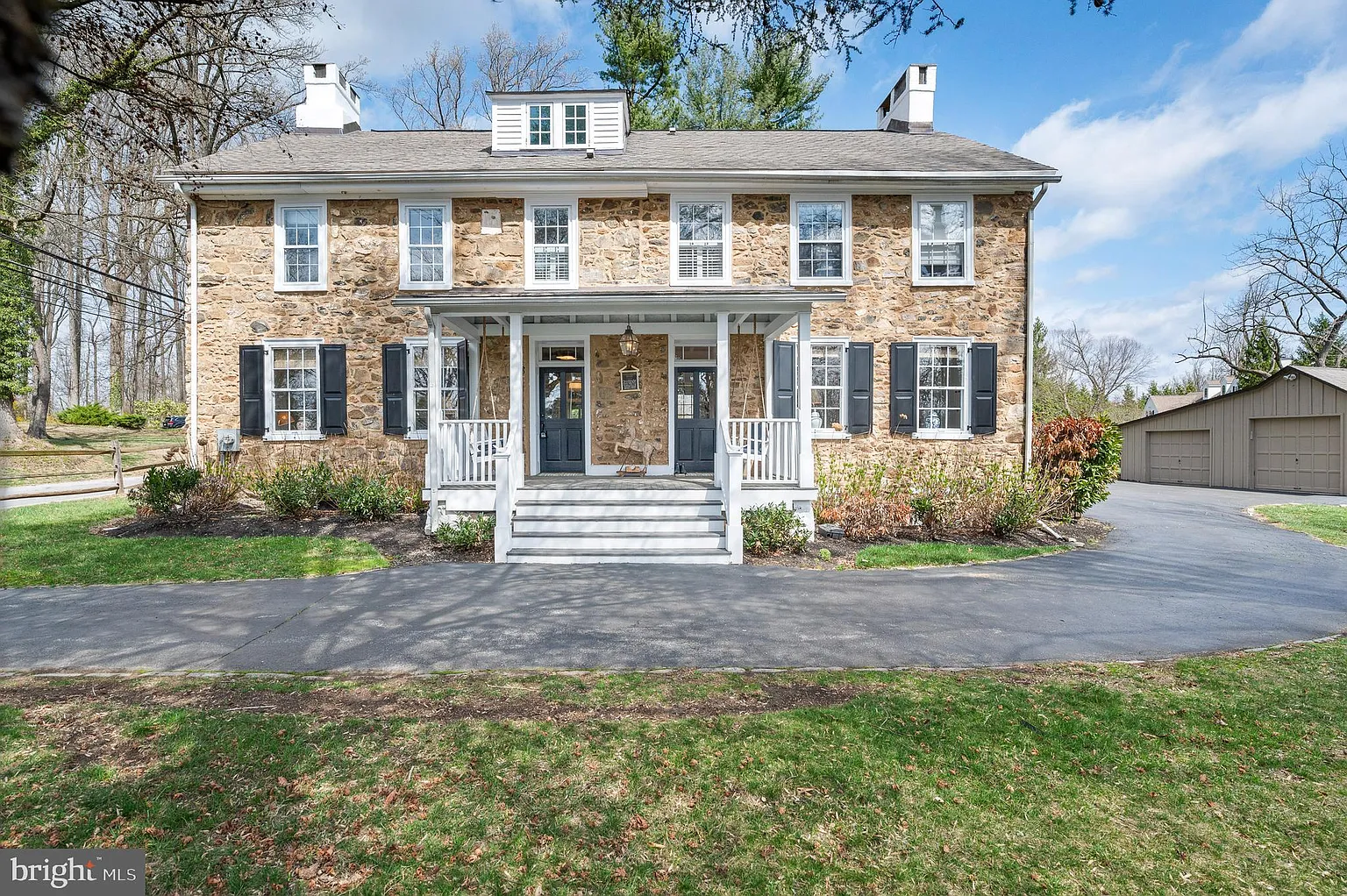 307 Earles Ln photo 1