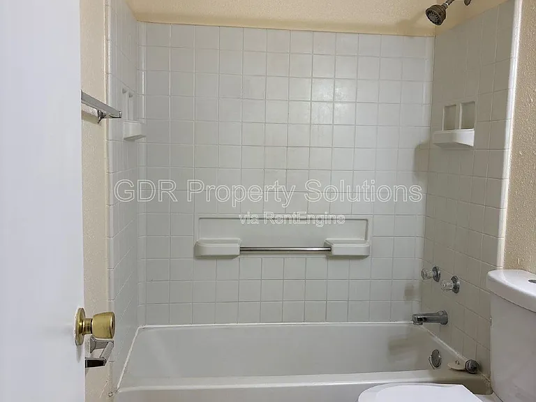1116 Coal Ave SW #10 — Photo 5