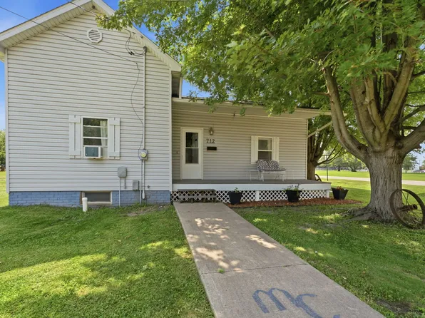 712 SW 6th St, Aledo, IL 61231