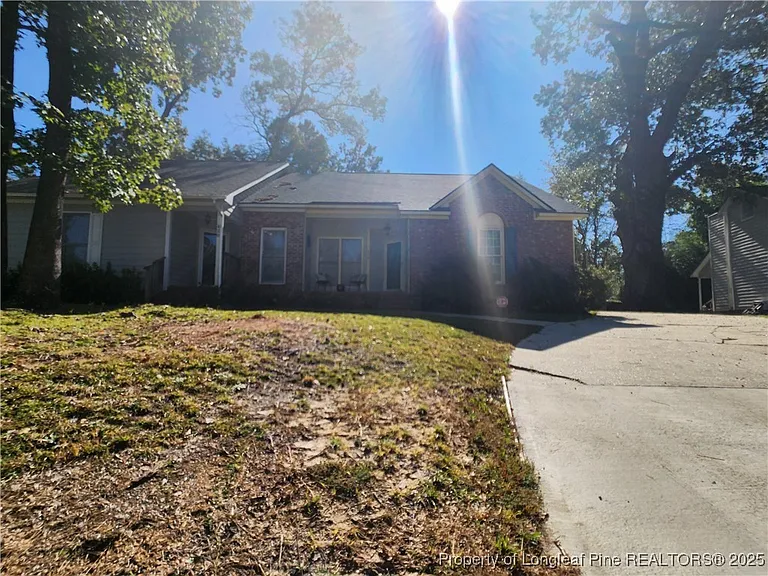 426 Georgetown Cir — Photo 2