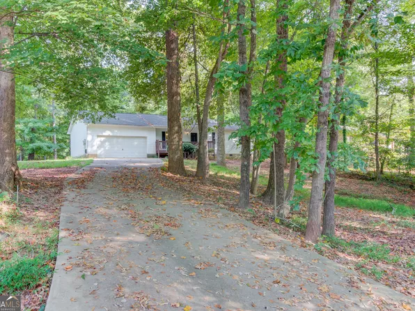 4072 Country Ln, Gainesville, GA 30507