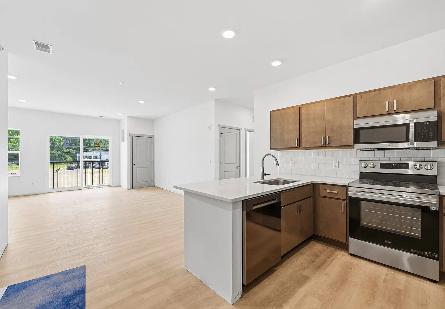 Riverbend Flats Apartments — Photo 4