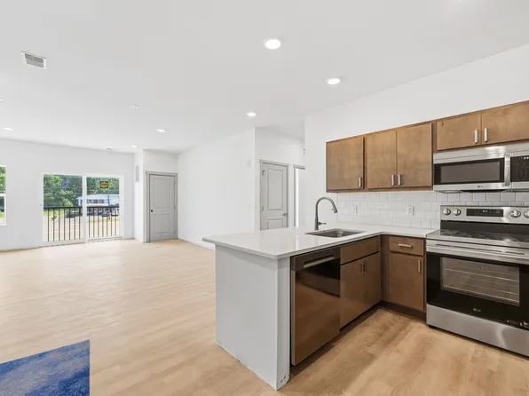 Riverbend Flats Apartments, 4965 Plainfield Ave NE #1, Grand Rapids, MI 49525