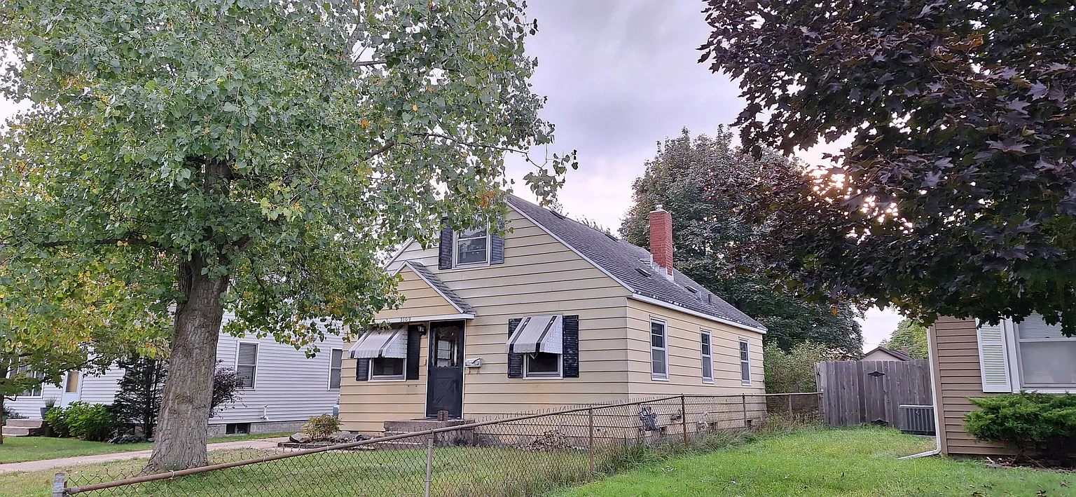 3109 Highgate Ave SW photo 1