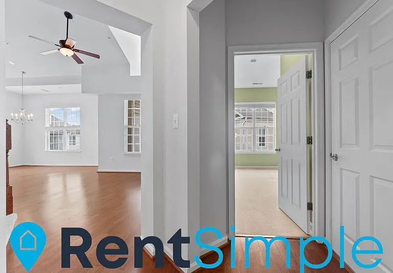 21210 McFadden Sq #402 — Photo 11