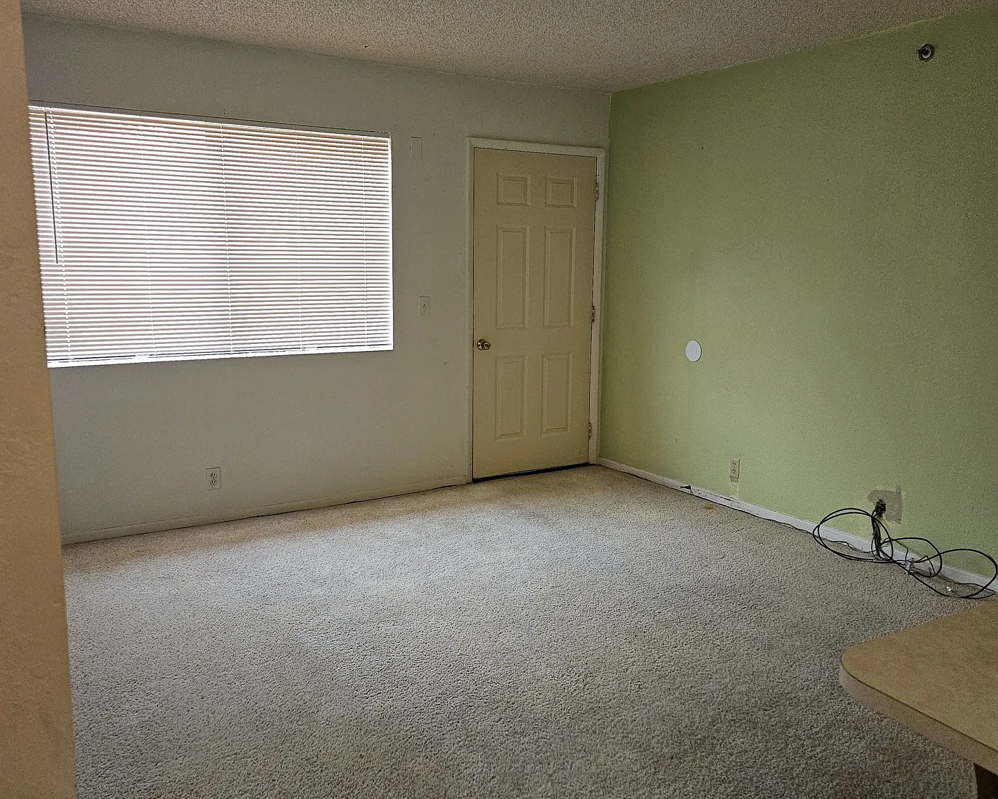 2 bed, 936 sqft, $1,000 — Photo 3