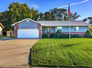2611 Goldenrod Rd, Newton, KS 67117