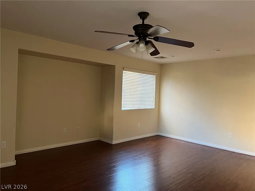 3 bed, 2.5 bath, 1476 sqft, $1,800 — Photo 4