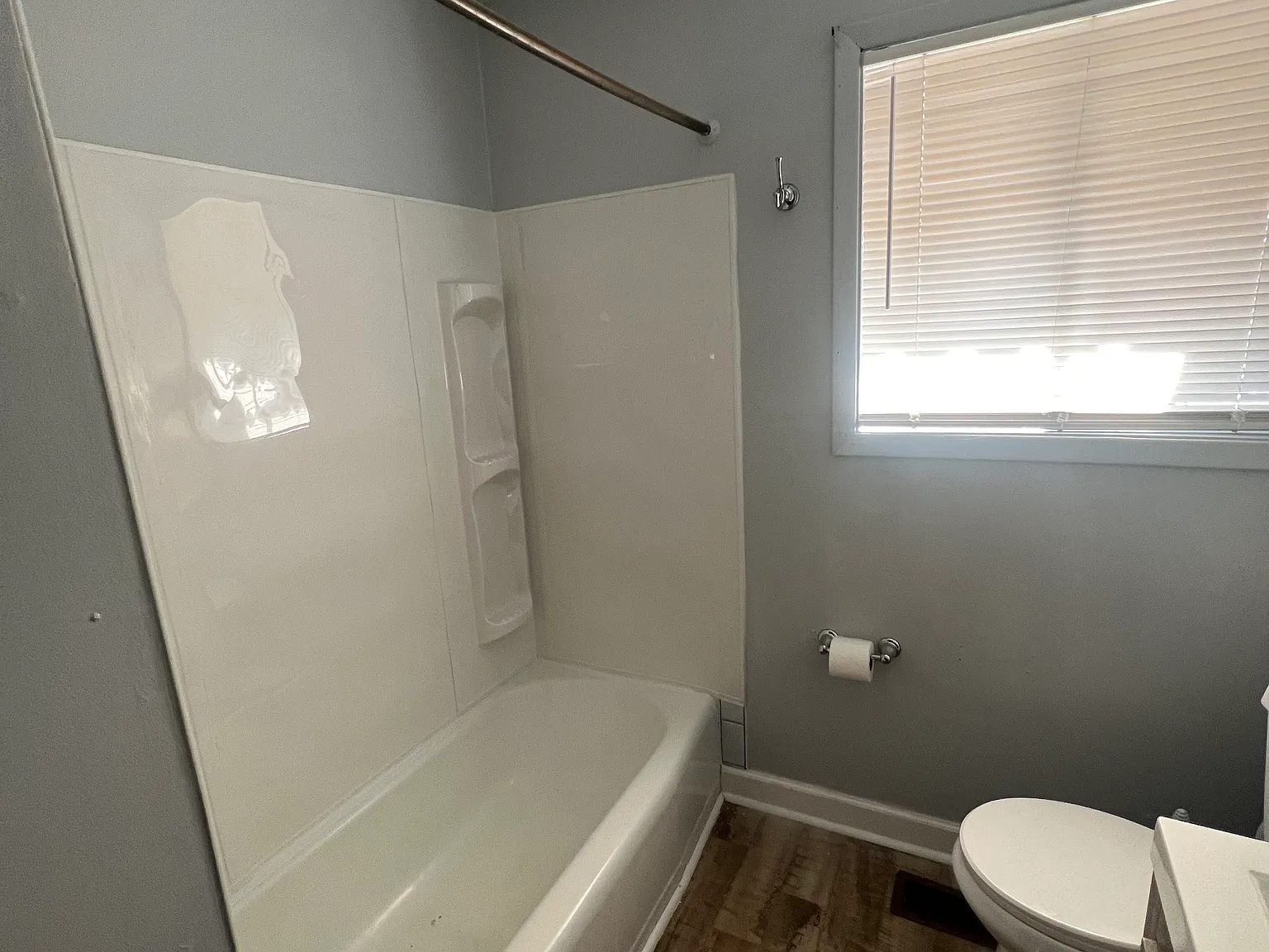 3 bed, 1.5 bath, 1185 sqft, $1,500 — Photo 4