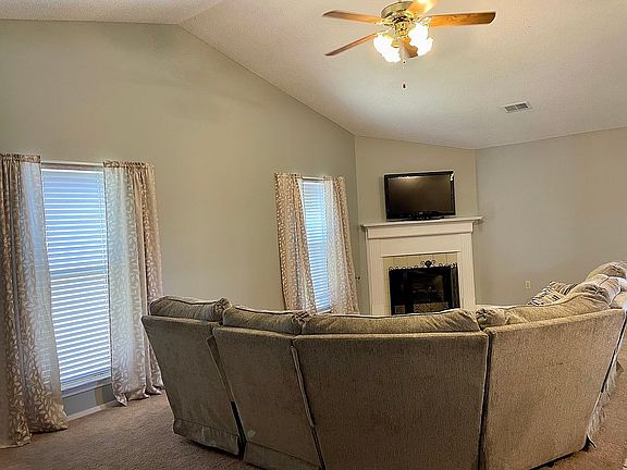 Living room with Fireplace 