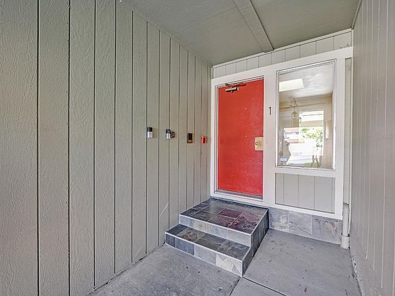 4th image of 2258 Greendale Dr