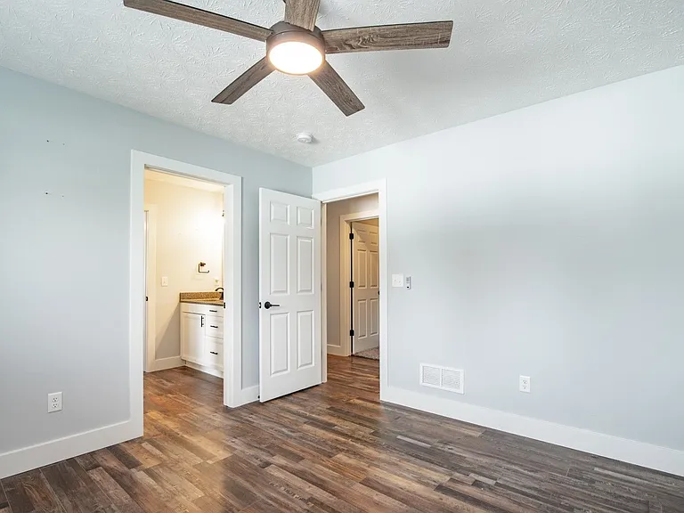 109 Gaston Cir — Photo 51