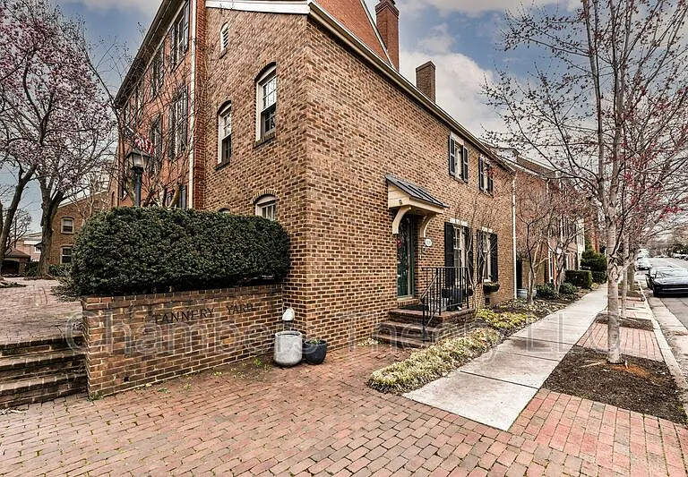 509 S Saint Asaph St — Photo 34