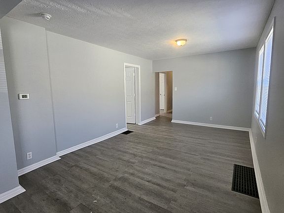 4th image of 1531 Cruft St