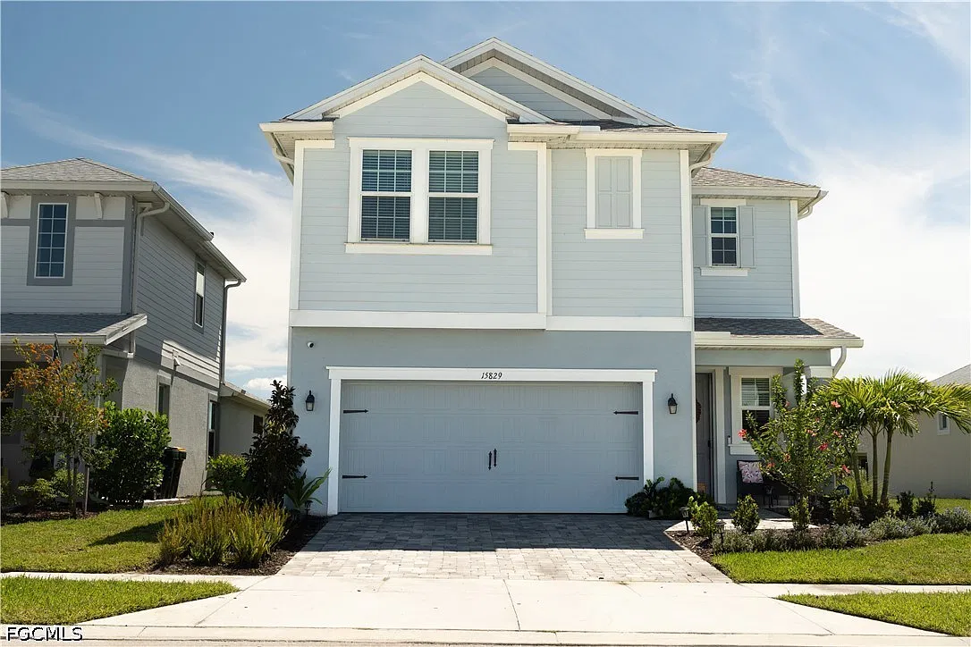 4 bed, 3.0 bath, 2490 sqft, $4,000 — Photo 2