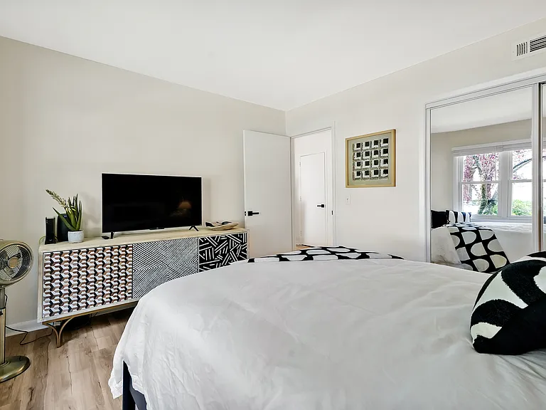 1800 Eastwood Rd #215 — Photo 6
