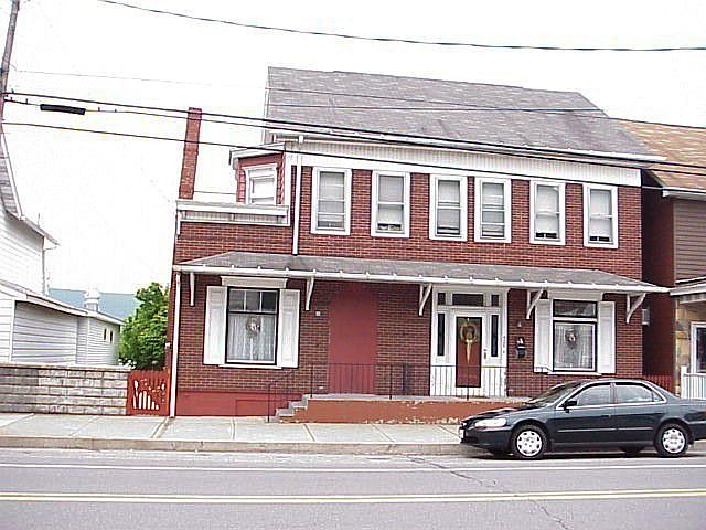 2nd image of 528 E Grand Ave
