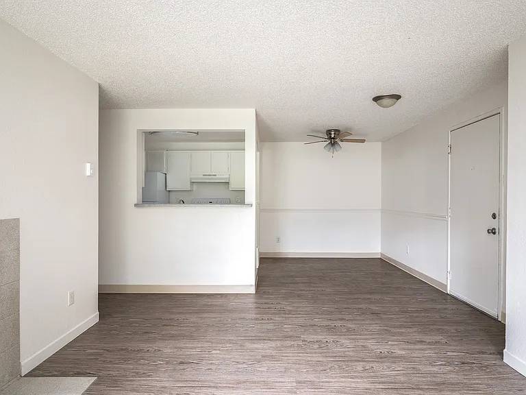 Riverwood Heights | Living Room