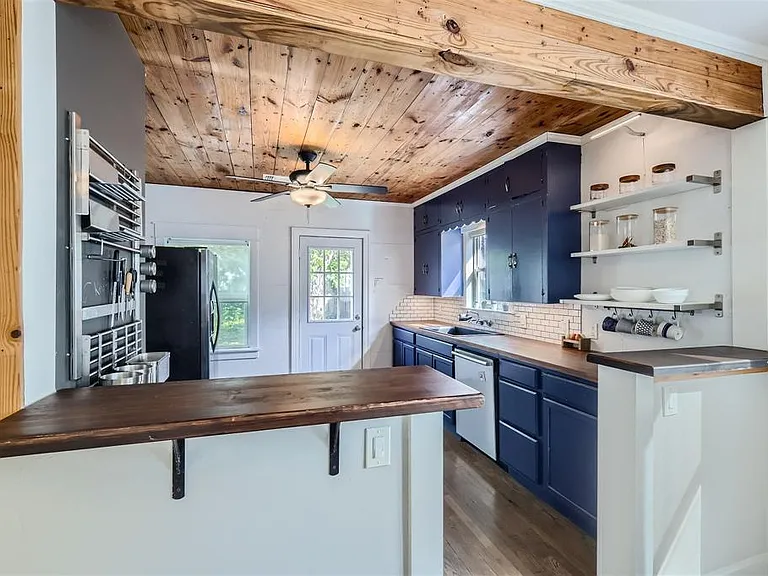 5314 Aurora Dr — Photo 3