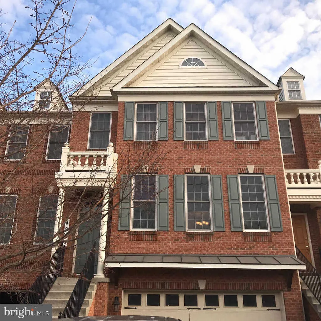 4219 Chariot Way photo 1