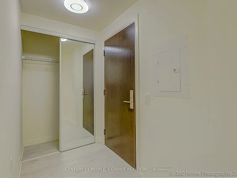 9000 Jane St #2102 — Photo 5