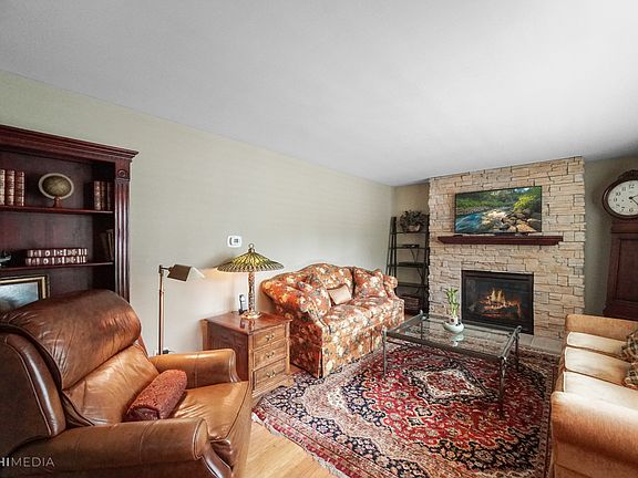 4th image of 5124 W 91st St
