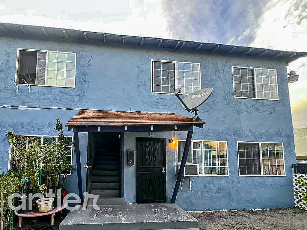 1 bed, 555 sqft, $1,607 — Photo 2