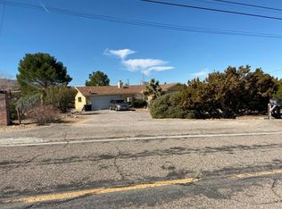 9846 Mountain Rd, Pinon Hills, CA 92372