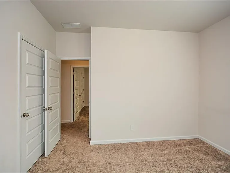 350 Cranston Dr — Photo 39