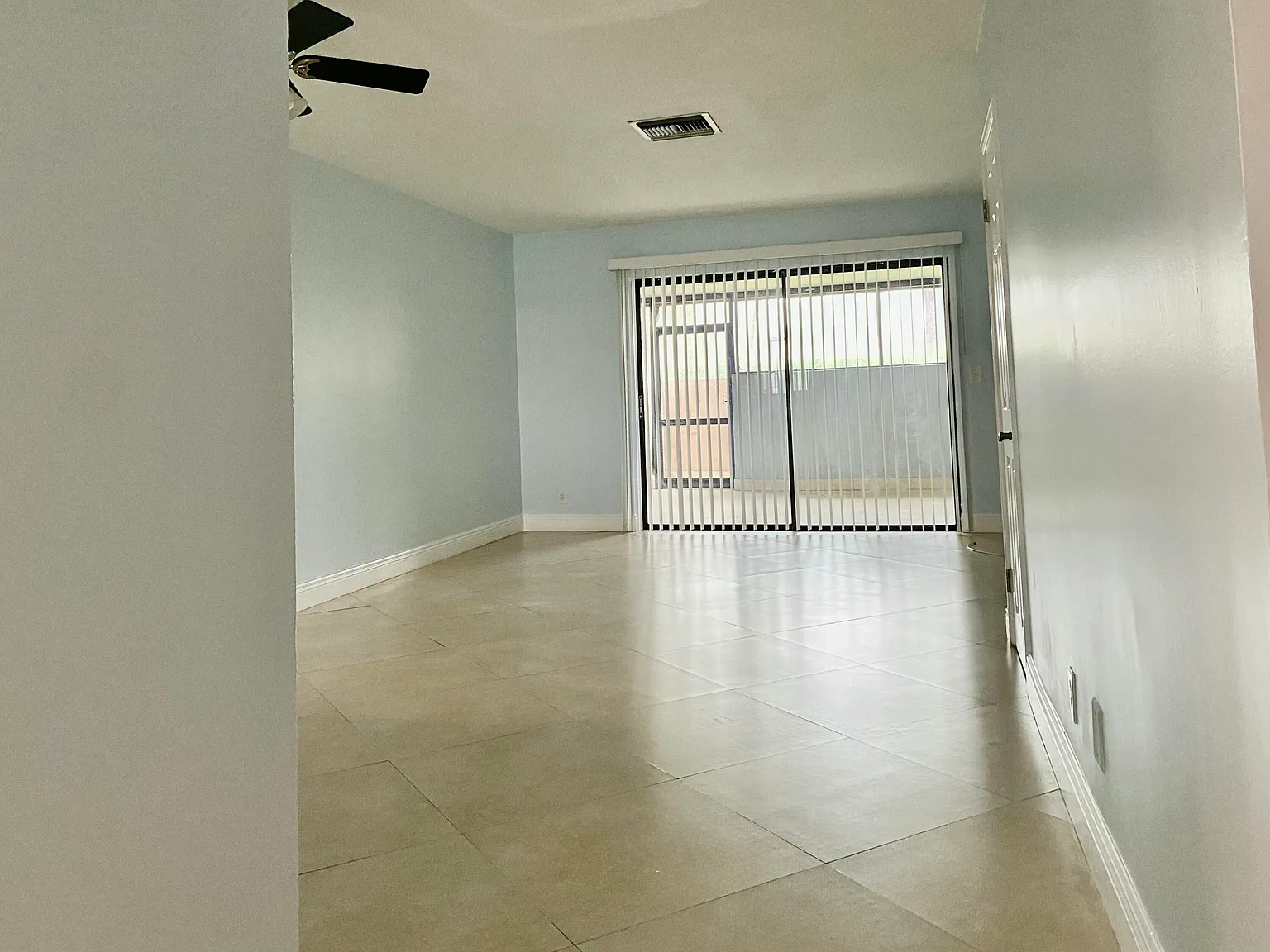 139 Sparrow Dr — Photo 2