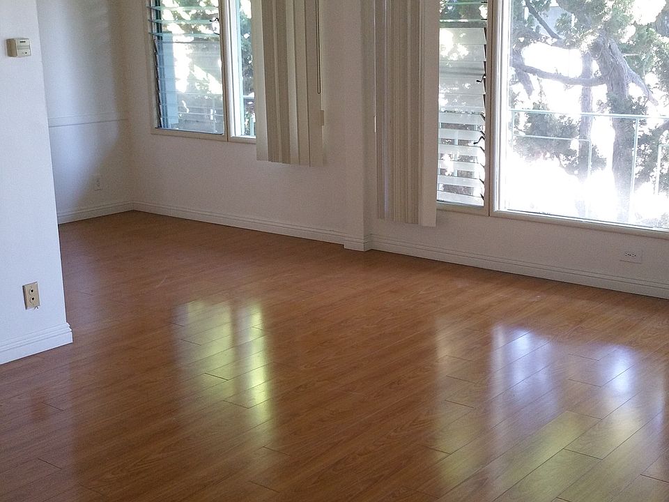 1st image of 833 11th St APT 7