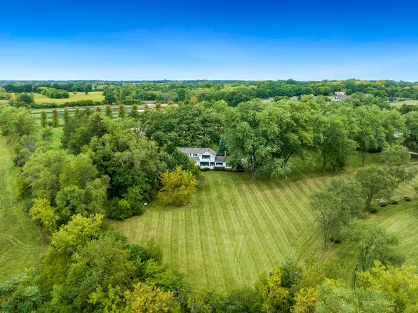 18752 W Edwards Rd, Antioch, IL 60002