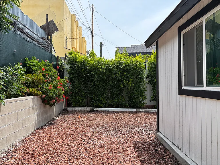 7537 Valaho Dr — Photo 8