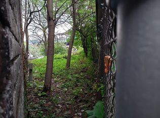 61-10 Roosevelt Ave, Woodside, NY 11377