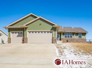 955 Martha St, Lisbon, IA 52253