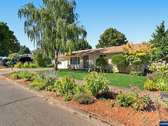 3rd image of 4541 Anneka Loop SE
