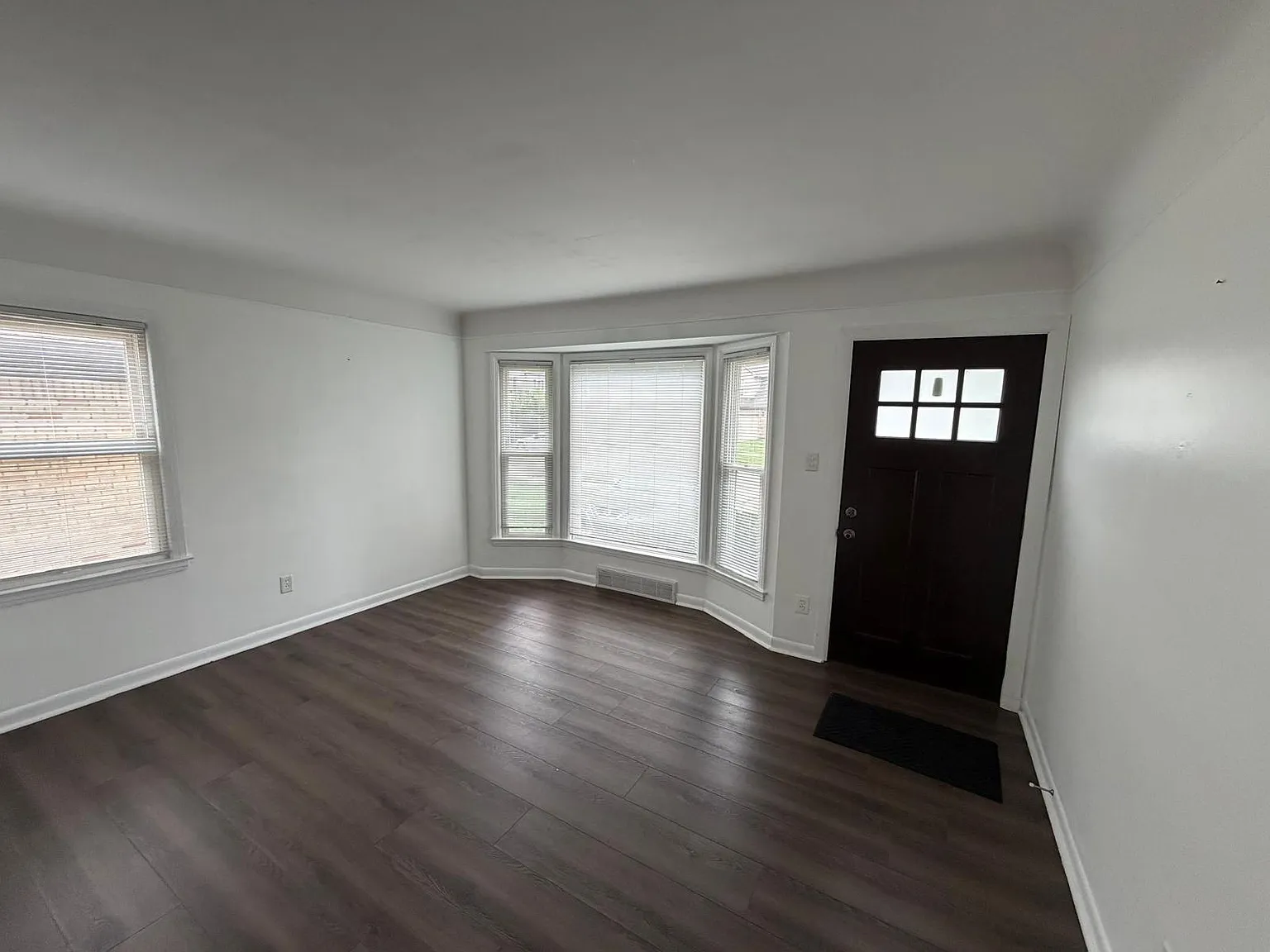 3 bed, 1641 sqft, $2,550 — Photo 2