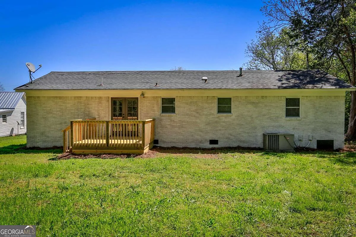 3 bed, 2.0 bath, $1,850 — Photo 4